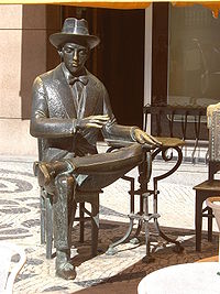200px-Lisboa-Pessoa-A_Brasileira-1